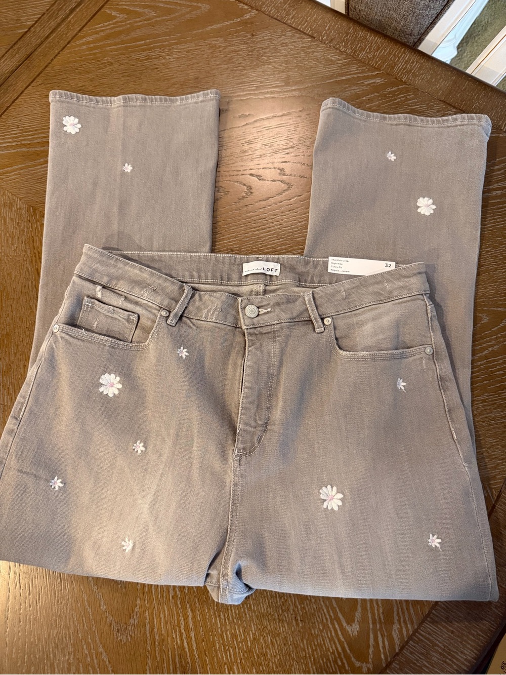 NWT/LOFT Gray Wide-Leg Jeans with White Daisy Embroidery - size 14/32